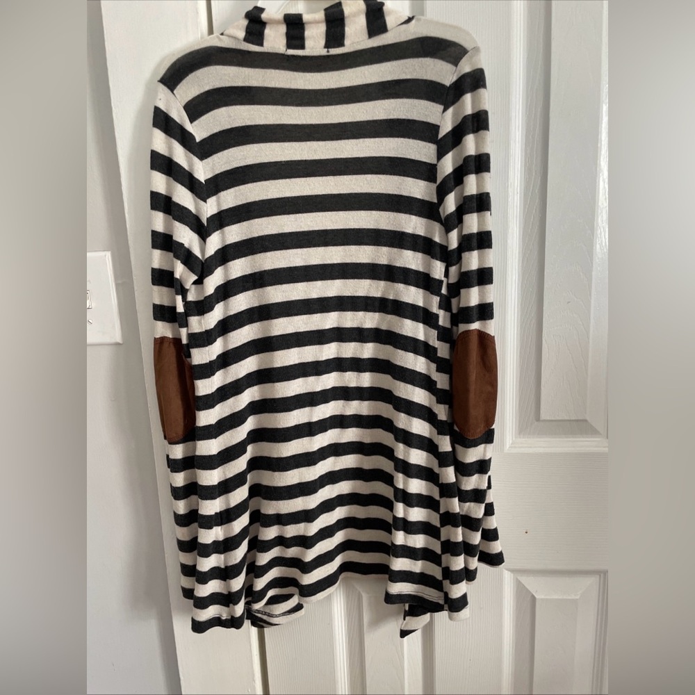Always Me Elegant Black and White Striped Women's Cardigan - Picture 4 of 4